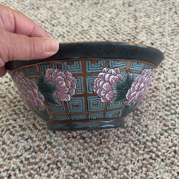 Vintage Asian Inspired Decorative Floral Bowl with Gold Accents - Picture 6 of 7